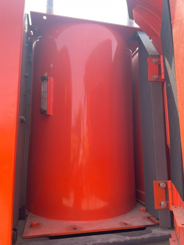 Pelle sur chenille Hitachi ZX 240: photos 14