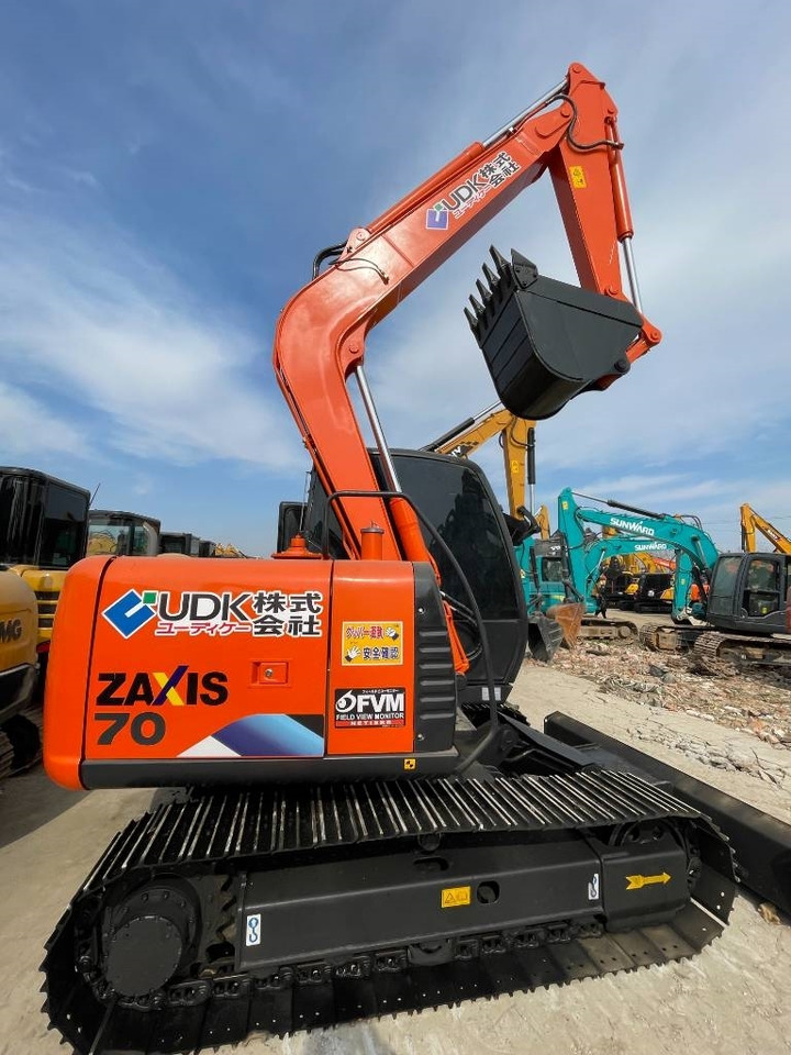 Hitachi Zaxis 70 - Pelle sur chenille: photos 1 Hitachi Zaxis 70 - Pelle sur chenille: photos 1