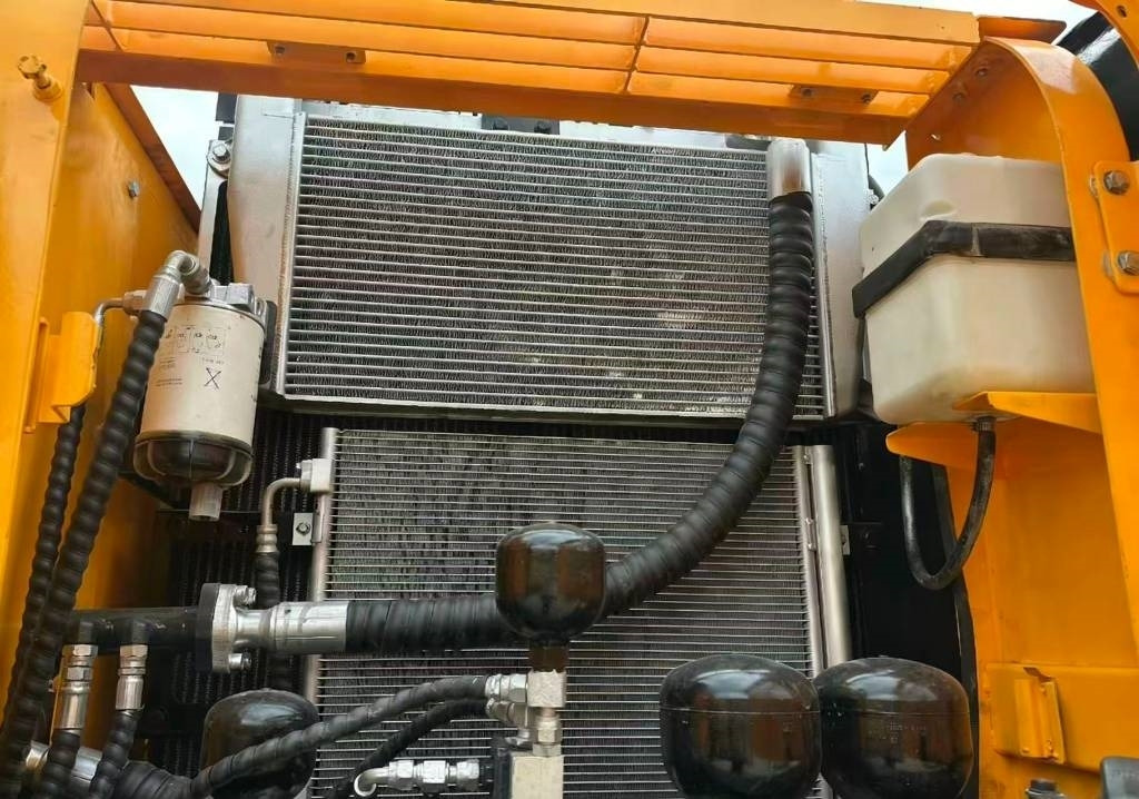 Hyundai 210W -9  - Pelle sur pneus: photos 4 Hyundai 210W -9  - Pelle sur pneus: photos 4