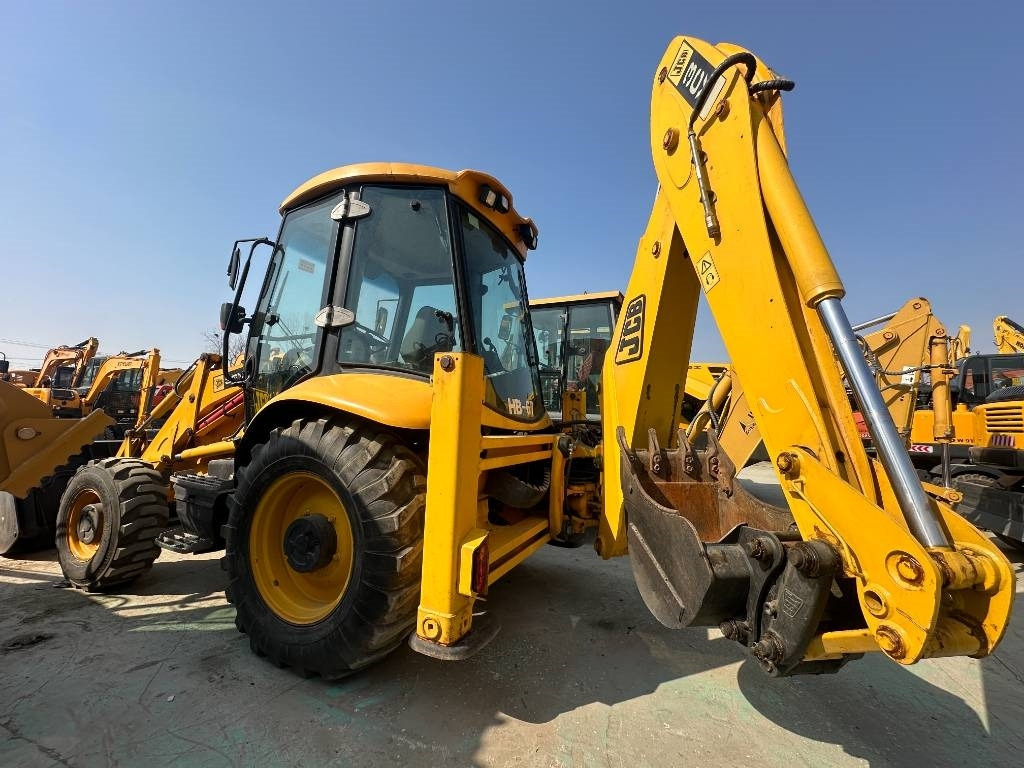 JCB 3 CX - Tractopelle: photos 4 JCB 3 CX - Tractopelle: photos 4