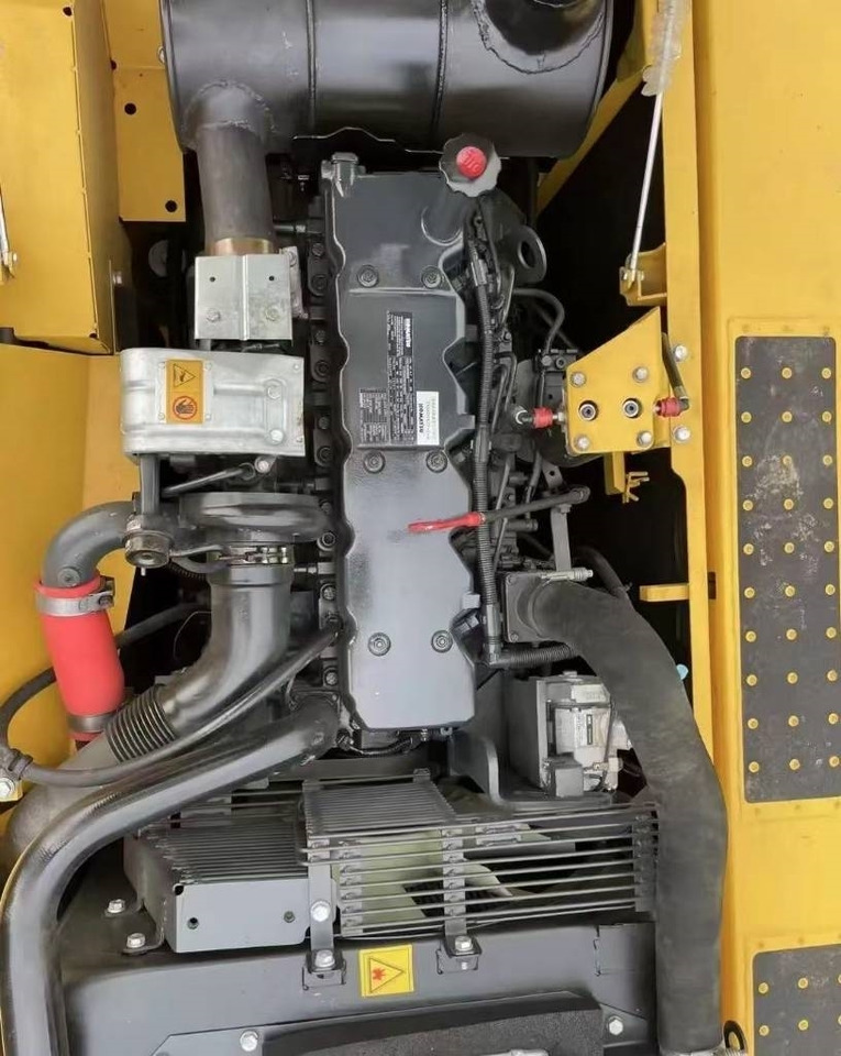 Komatsu PC 240 - Pelle sur chenille: photos 2 Komatsu PC 240 - Pelle sur chenille: photos 2