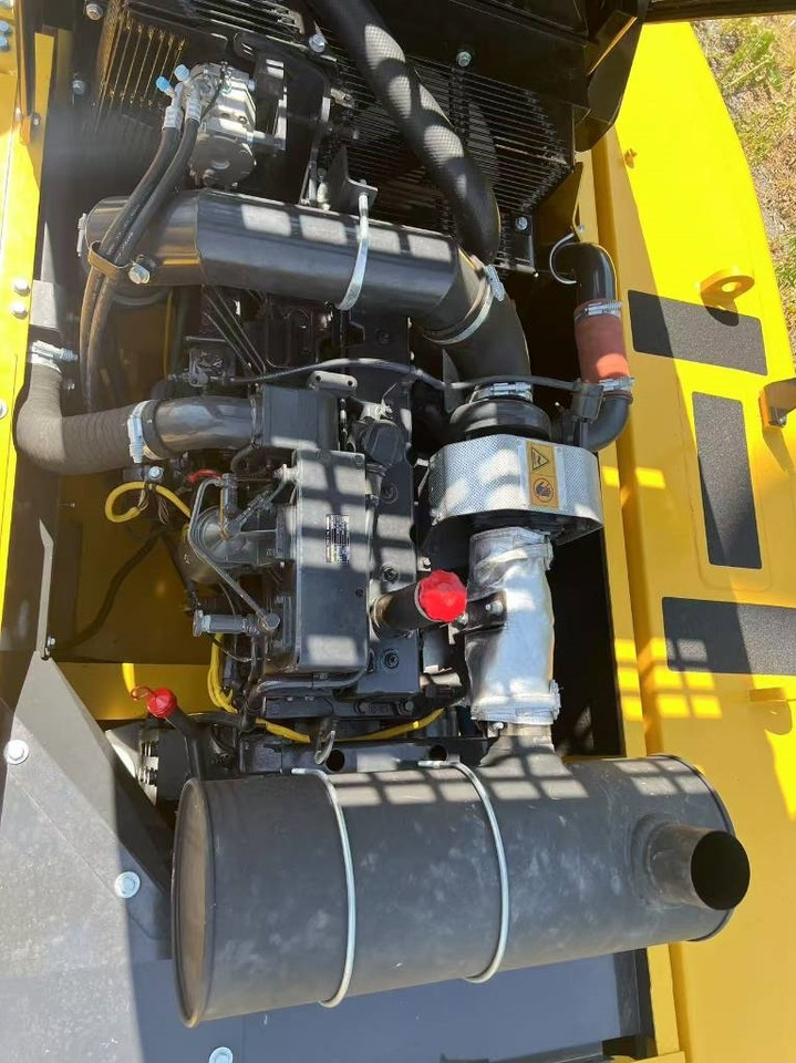 Komatsu PC 300 - Pelle sur chenille: photos 4 Komatsu PC 300 - Pelle sur chenille: photos 4