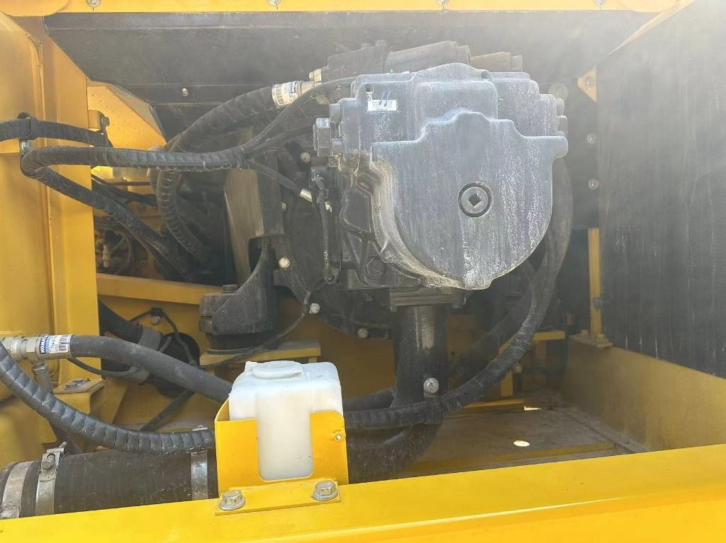 Komatsu PC 400-8 - Pelle sur chenille: photos 5 Komatsu PC 400-8 - Pelle sur chenille: photos 5