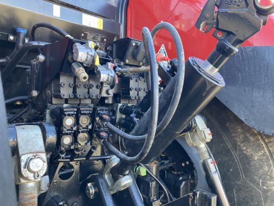 Case IH OPTUM 300 CVX - Tracteur agricole: photos 4 Case IH OPTUM 300 CVX - Tracteur agricole: photos 4