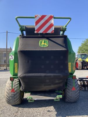 John Deere V461R - Presse à balles rondes: photos 2 John Deere V461R - Presse à balles rondes: photos 2