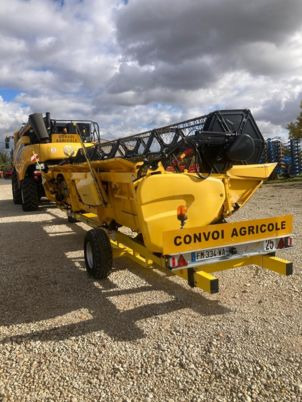 New Holland CR 7.90 - Moissonneuse-batteuse: photos 5 New Holland CR 7.90 - Moissonneuse-batteuse: photos 5