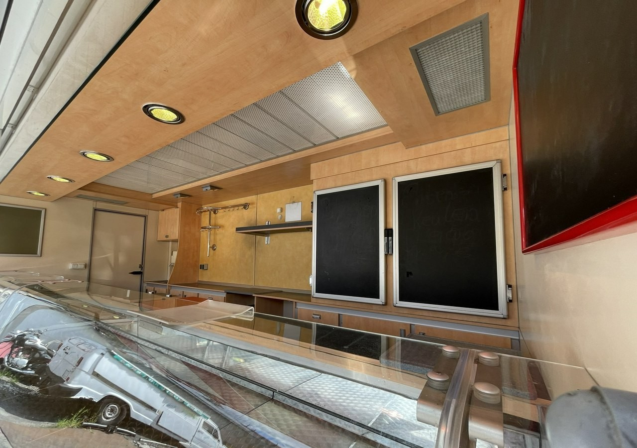 Fiat Ducato Autosklep wędlin Gastronomiczny Food Truck Foodtruck Sklep Borco - Camion magasin: photos 4 Fiat Ducato Autosklep wędlin Gastronomiczny Food Truck Foodtruck Sklep Borco - Camion magasin: photos 4