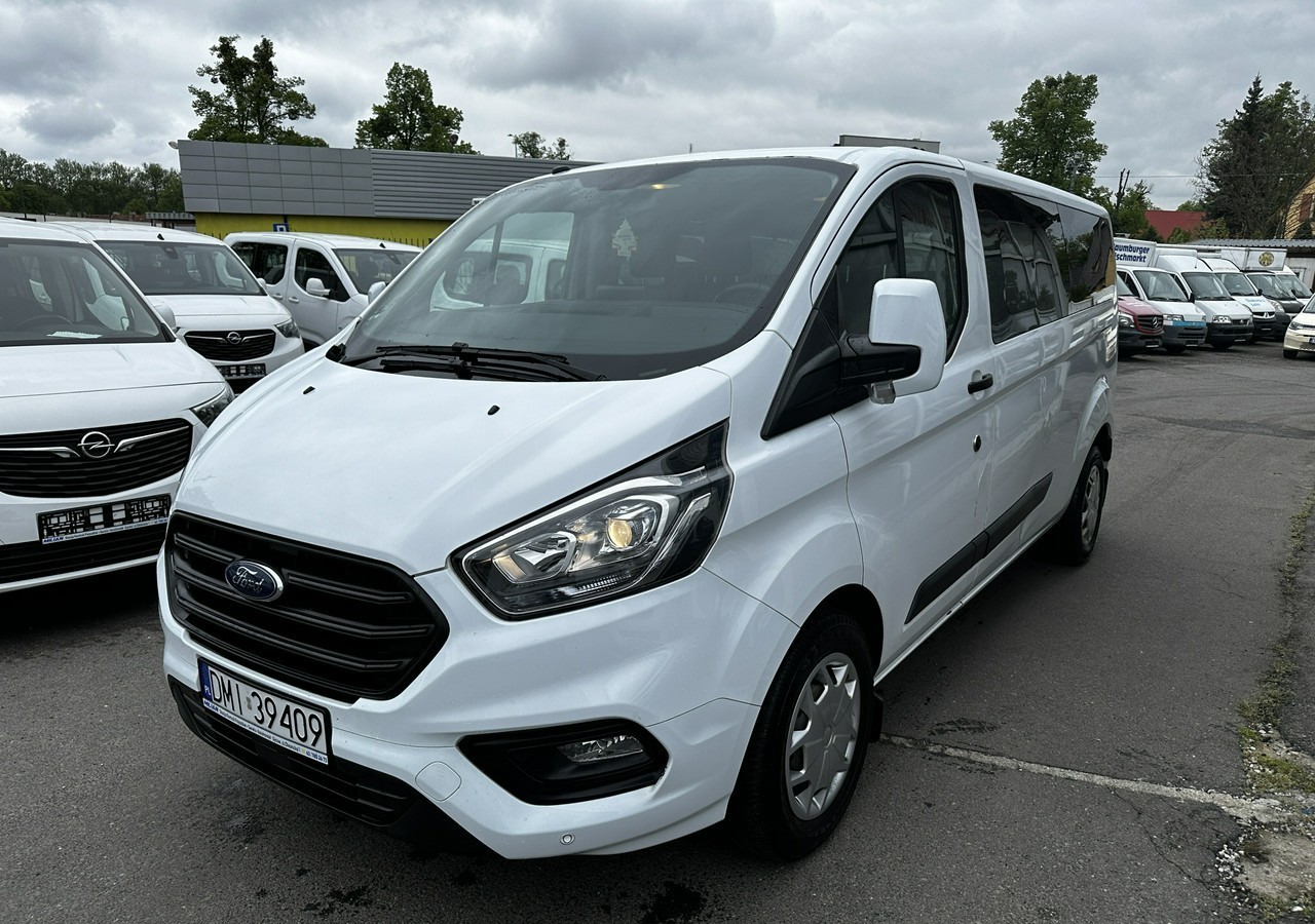 Ford Transit Custom Custom do przewozu Niepełnosprawnych inwalida rampa Model 2021 PFRO - Transport de personnes: photos 2 Ford Transit Custom Custom do przewozu Niepełnosprawnych inwalida rampa Model 2021 PFRO - Transport de personnes: photos 2