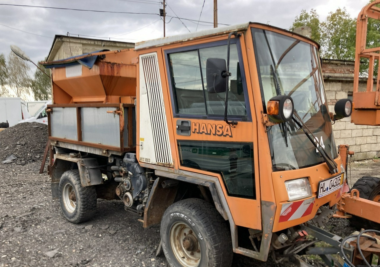 Inna Inny Hansa 4X4 pług posypywarka wywrotka - Engin de déneigement: photos 1 Inna Inny Hansa 4X4 pług posypywarka wywrotka - Engin de déneigement: photos 1