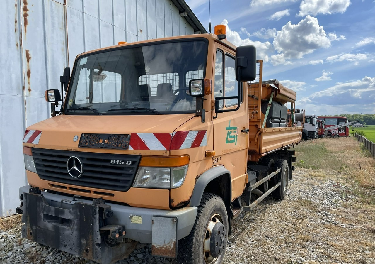 Mercedes-Benz Inny Mercedes-Benz Mercedes Vario 815 Wywrotka 4X4 2004 - Engin de déneigement: photos 4 Mercedes-Benz Inny Mercedes-Benz Mercedes Vario 815 Wywrotka 4X4 2004 - Engin de déneigement: photos 4