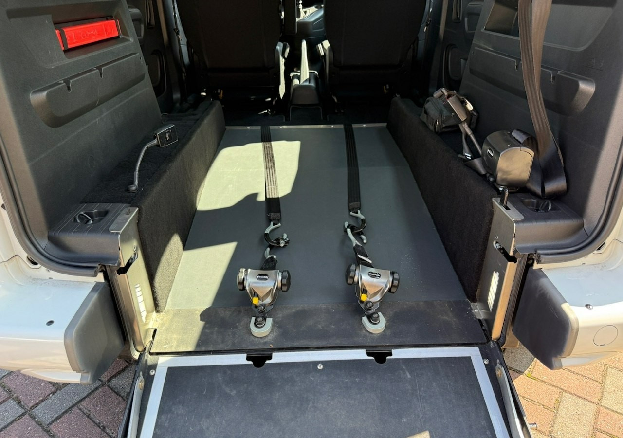 Opel Combo IV Opel Combo Life Niepełnosprawnych inwalida Rampa 32105 km Model 2022 - Voiture: photos 5 Opel Combo IV Opel Combo Life Niepełnosprawnych inwalida Rampa 32105 km Model 2022 - Voiture: photos 5