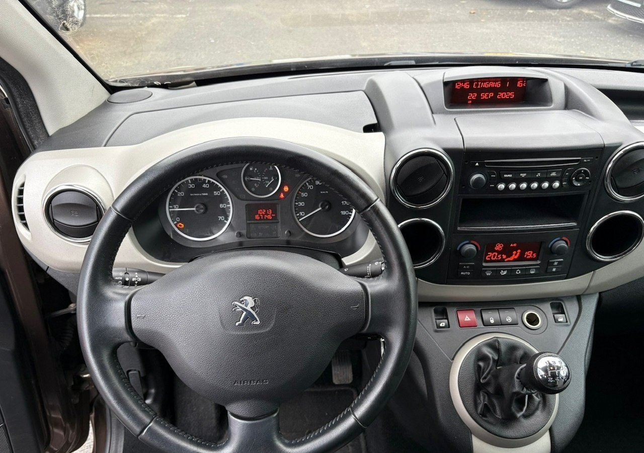 Voiture break Peugeot Partner II Peugeot Partner Tepee 100 Family Model 2013: photos 13 Voiture break Peugeot Partner II Peugeot Partner Tepee 100 Family Model 2013: photos 13