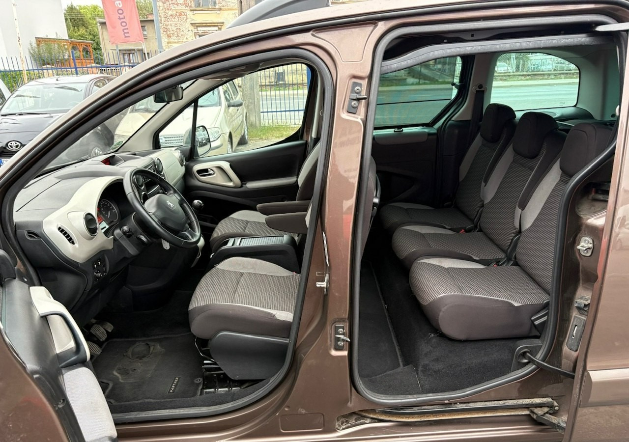 Voiture break Peugeot Partner II Peugeot Partner Tepee 100 Family Model 2013: photos 10 Voiture break Peugeot Partner II Peugeot Partner Tepee 100 Family Model 2013: photos 10
