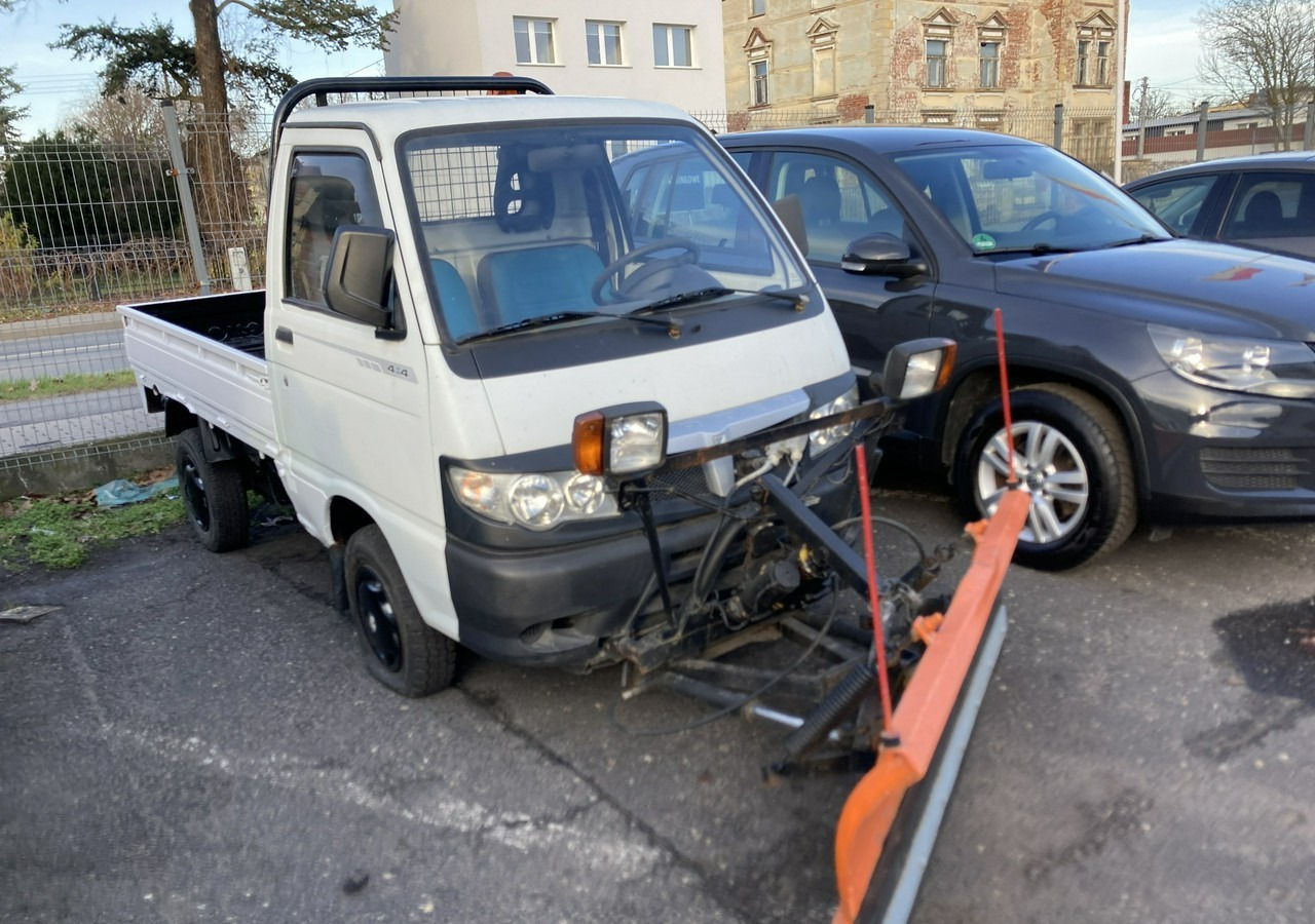 Piaggio Piaggio Porter 4X4 Skrzynia odśnieżarka Pług 2011 - Engin de déneigement: photos 2 Piaggio Piaggio Porter 4X4 Skrzynia odśnieżarka Pług 2011 - Engin de déneigement: photos 2