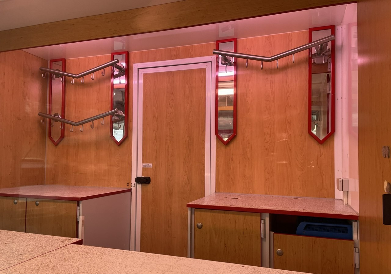 Renault Master Autosklep Wędli Gastronomiczny Food Truck Foodtruck sklep W-zasil 20 - Camion magasin: photos 4 Renault Master Autosklep Wędli Gastronomiczny Food Truck Foodtruck sklep W-zasil 20 - Camion magasin: photos 4