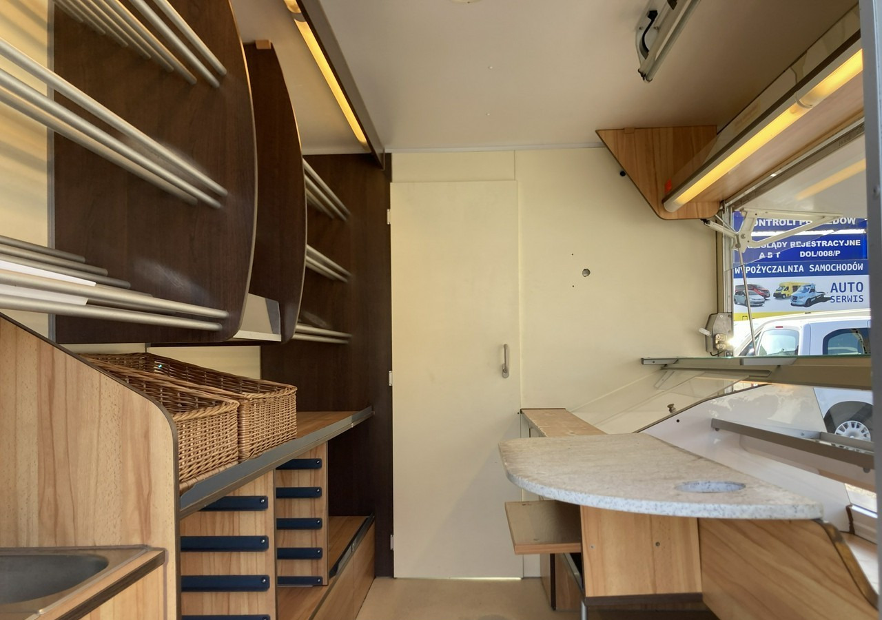 Renault Master Autosklep pieczyw Gastronomiczny Food Truck Foodtruck sklep Borco 20 - Camion magasin: photos 4 Renault Master Autosklep pieczyw Gastronomiczny Food Truck Foodtruck sklep Borco 20 - Camion magasin: photos 4