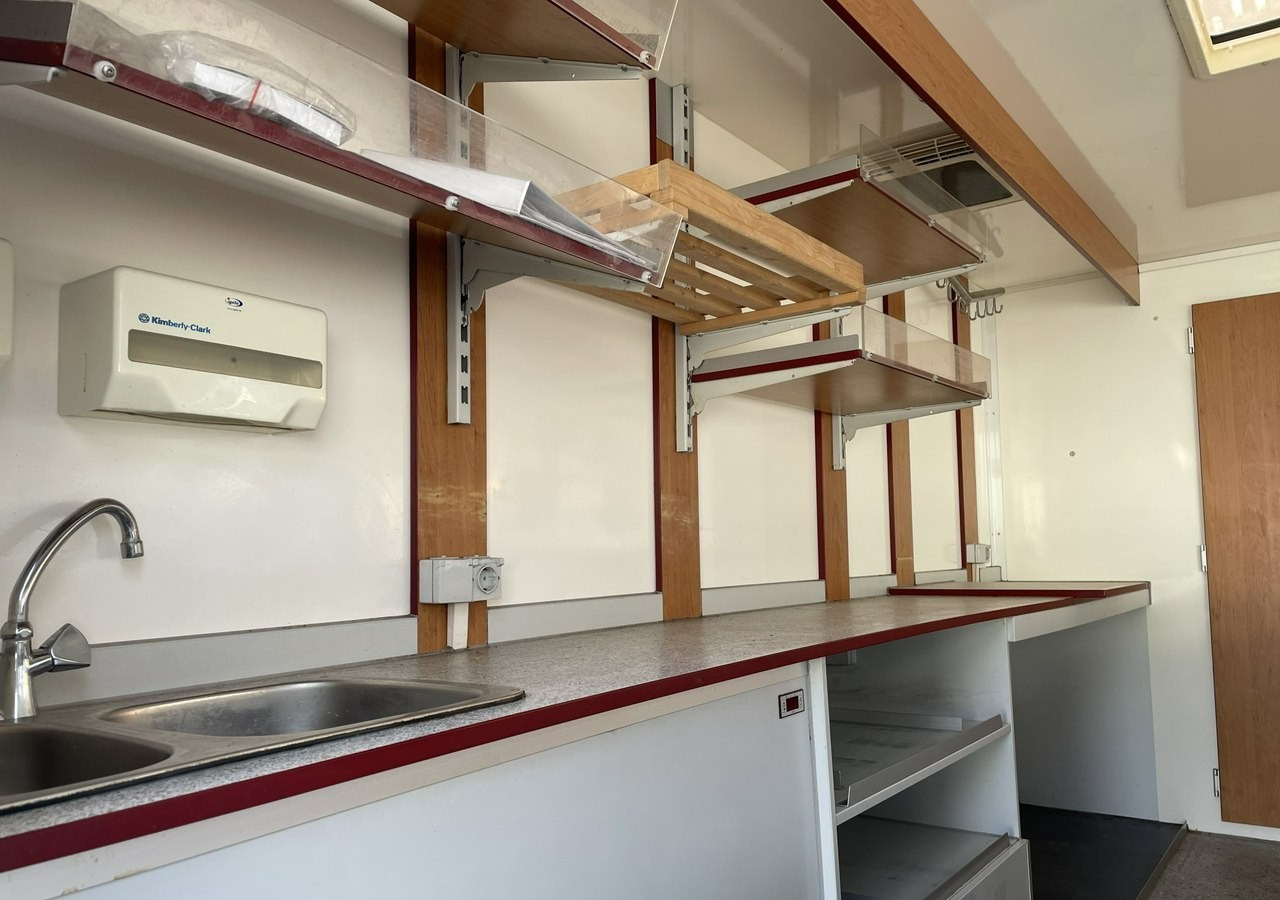 Renault Master Master Autosklep Gastronomiczny Food Truck Foodtruck Sklep bar 2009 - Camion magasin: photos 4 Renault Master Master Autosklep Gastronomiczny Food Truck Foodtruck Sklep bar 2009 - Camion magasin: photos 4