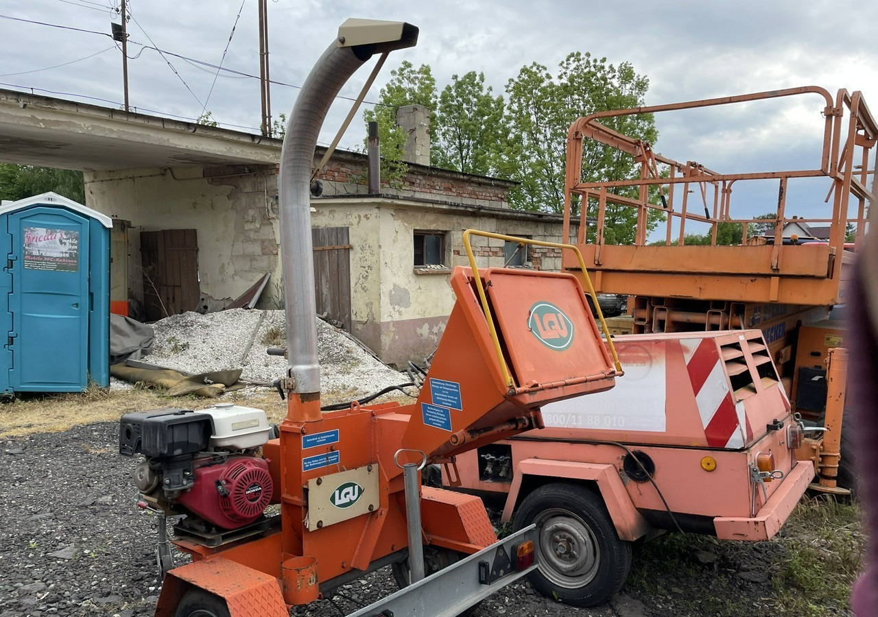 Renault Trafic Rębak LGU MAXI I-10M Rozdrabniacz rębak do gałęzi drewna spalinowy - Broyeur de végétaux: photos 4 Renault Trafic Rębak LGU MAXI I-10M Rozdrabniacz rębak do gałęzi drewna spalinowy - Broyeur de végétaux: photos 4