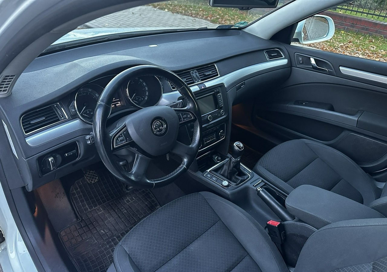 Skoda Superb II Skoda Superb 1.8TSI 160KM LPG PRINS 2035 KLIMA NAVI PDC XENON 2015 - Voiture break: photos 3 Skoda Superb II Skoda Superb 1.8TSI 160KM LPG PRINS 2035 KLIMA NAVI PDC XENON 2015 - Voiture break: photos 3