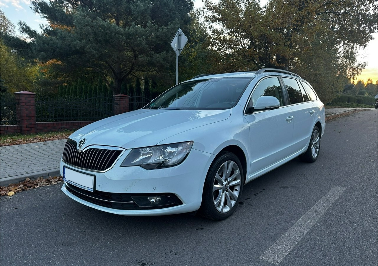 Skoda Superb II Skoda Superb 1.8TSI 160KM LPG PRINS 2035 KLIMA NAVI PDC XENON 2015 - Voiture break: photos 1 Skoda Superb II Skoda Superb 1.8TSI 160KM LPG PRINS 2035 KLIMA NAVI PDC XENON 2015 - Voiture break: photos 1
