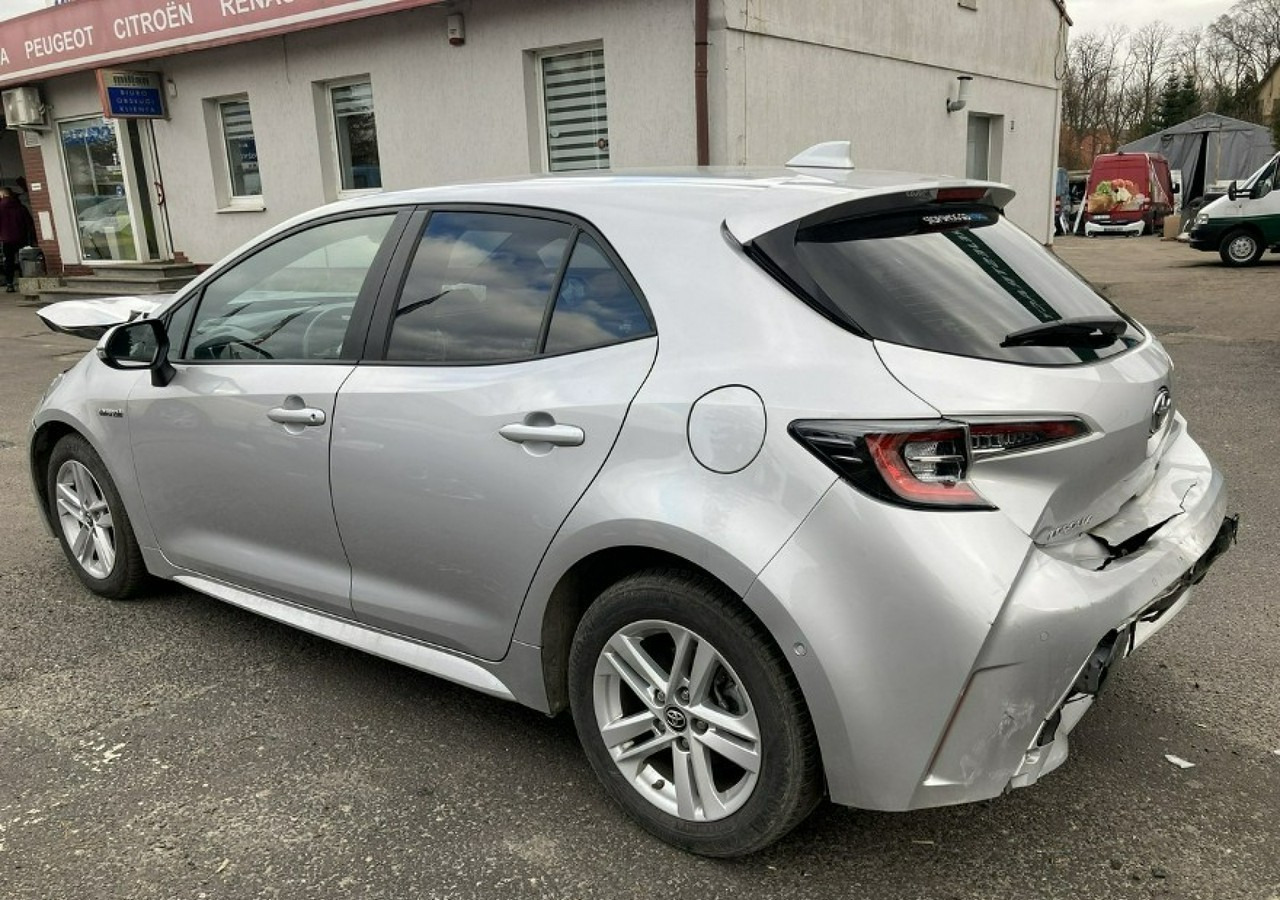 Toyota Corolla XII Corolla 1.8 Hybrid 102KM Comfort Salon PL 2020 - Voiture: photos 2 Toyota Corolla XII Corolla 1.8 Hybrid 102KM Comfort Salon PL 2020 - Voiture: photos 2