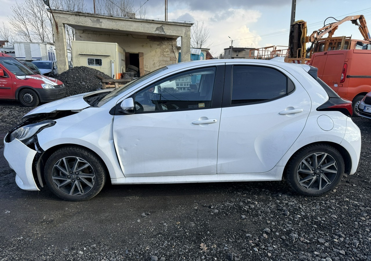 Toyota Yaris IV Toyota Yaris Hybrid 1.5 Active Salon PL 2023 FV 23% - Voiture: photos 2 Toyota Yaris IV Toyota Yaris Hybrid 1.5 Active Salon PL 2023 FV 23% - Voiture: photos 2