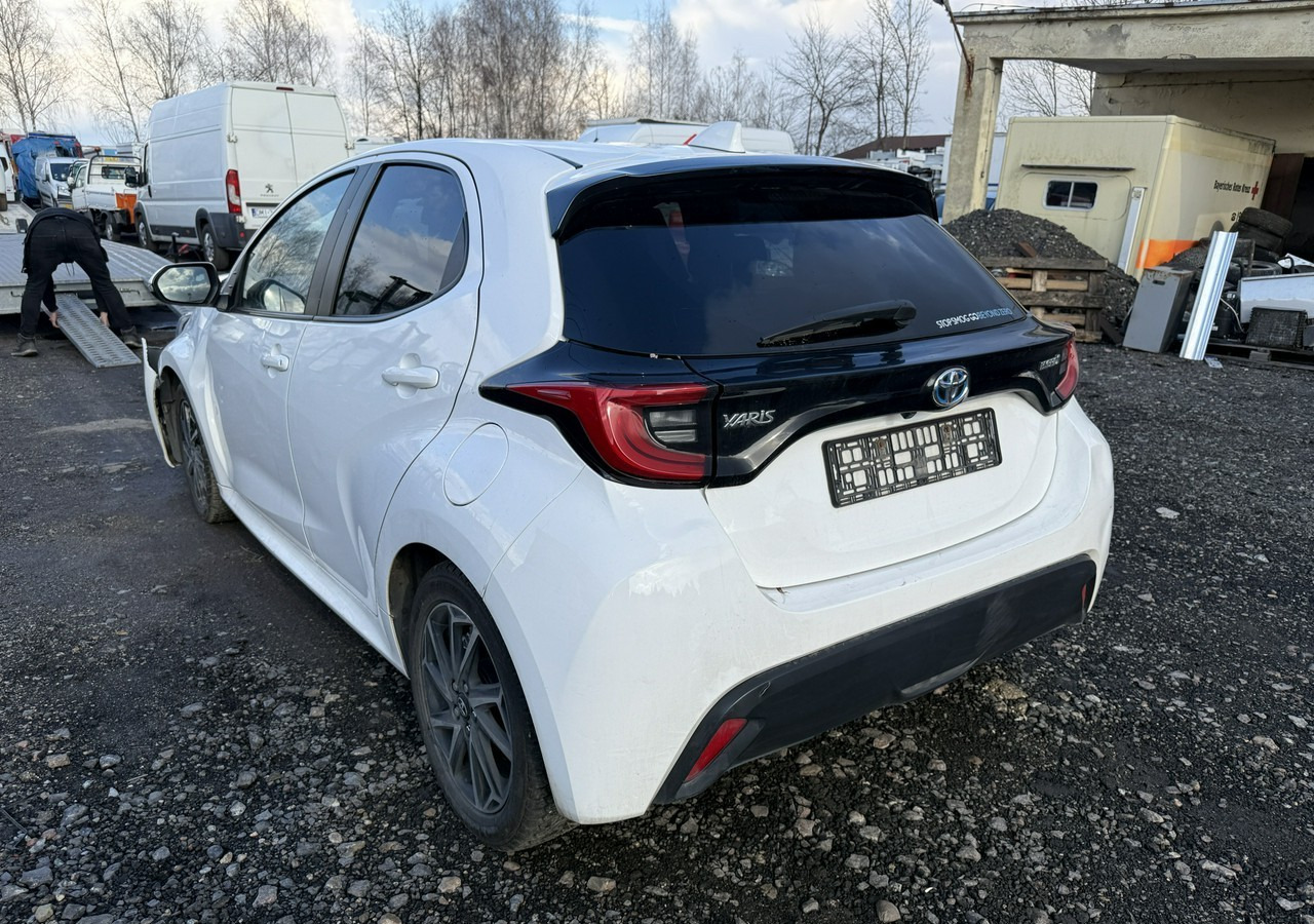 Toyota Yaris IV Toyota Yaris Hybrid 1.5 Active Salon PL 2023 FV 23% - Voiture: photos 1 Toyota Yaris IV Toyota Yaris Hybrid 1.5 Active Salon PL 2023 FV 23% - Voiture: photos 1