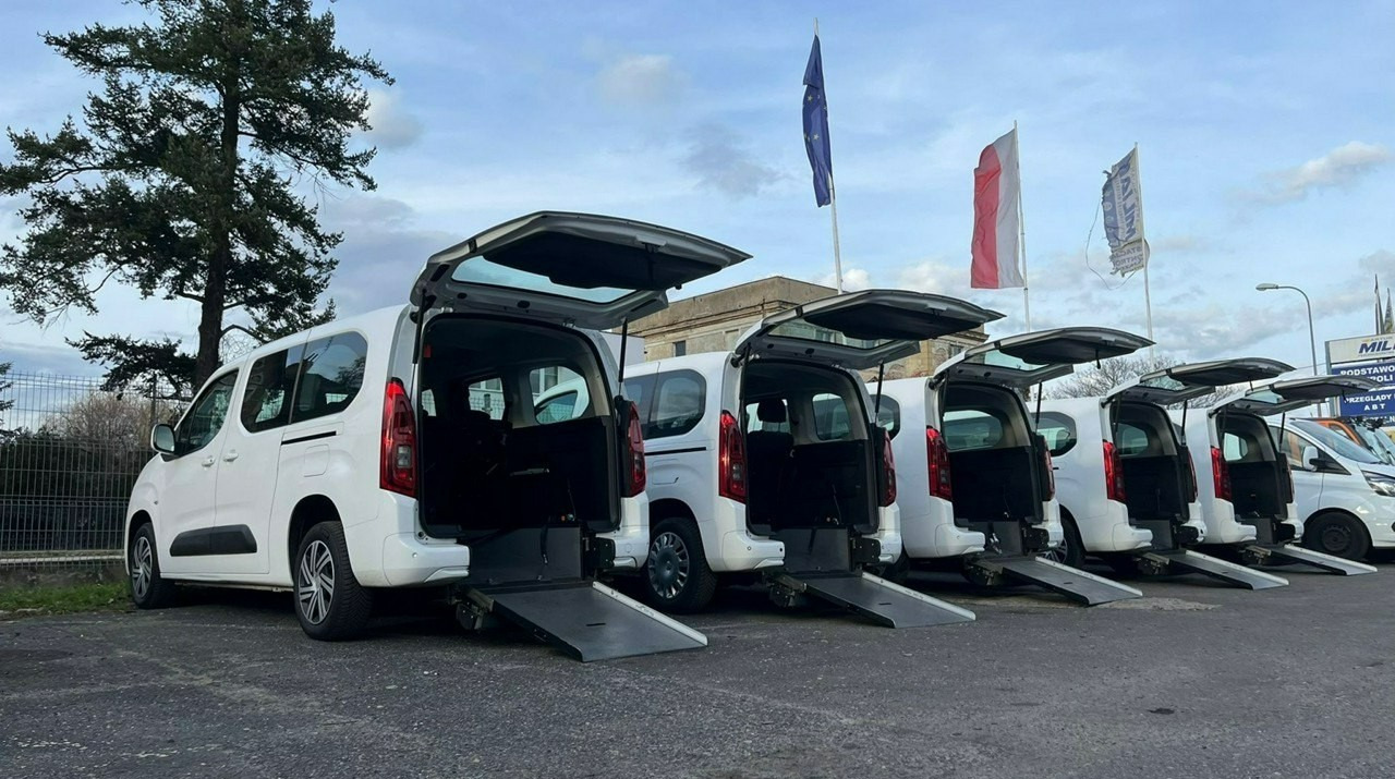 Volkswagen Caddy III Caddy 2.0TDI dla Niepełnosprawnych inwalida rampa Model 2022 PFRON - Voiture break: photos 1 Volkswagen Caddy III Caddy 2.0TDI dla Niepełnosprawnych inwalida rampa Model 2022 PFRON - Voiture break: photos 1