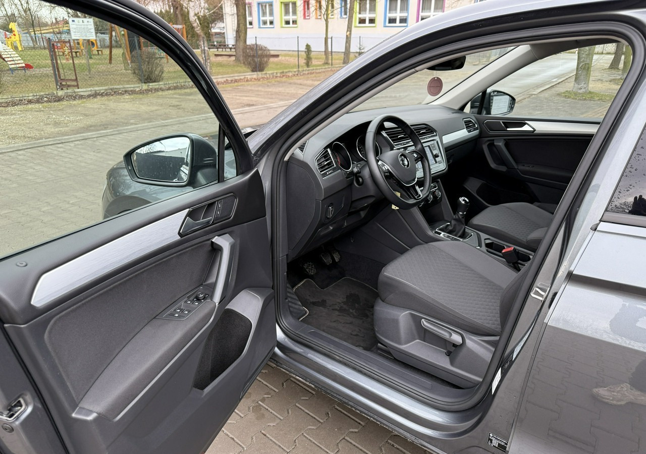 SUV Volkswagen Tiguan II 1,4TSI 150KM 65tyśkm 7osobowy Comfort Tempomat ACC Klima Alu 2018: photos 9