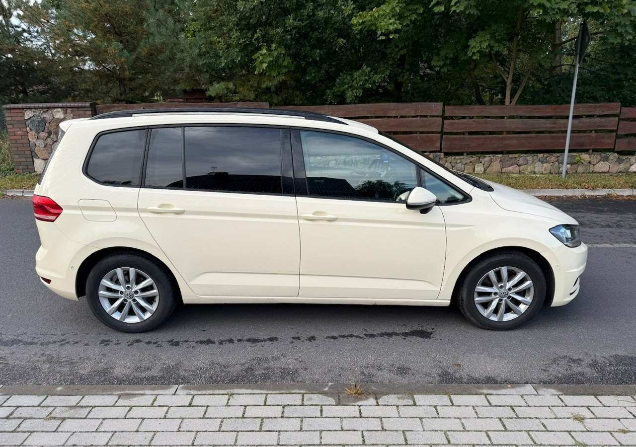 Volkswagen Touran III 2.0 TDI DSG 120 KM Automat 7osobowy Klima Skóra Full Serwis 2020 - Voiture break: photos 2 Volkswagen Touran III 2.0 TDI DSG 120 KM Automat 7osobowy Klima Skóra Full Serwis 2020 - Voiture break: photos 2
