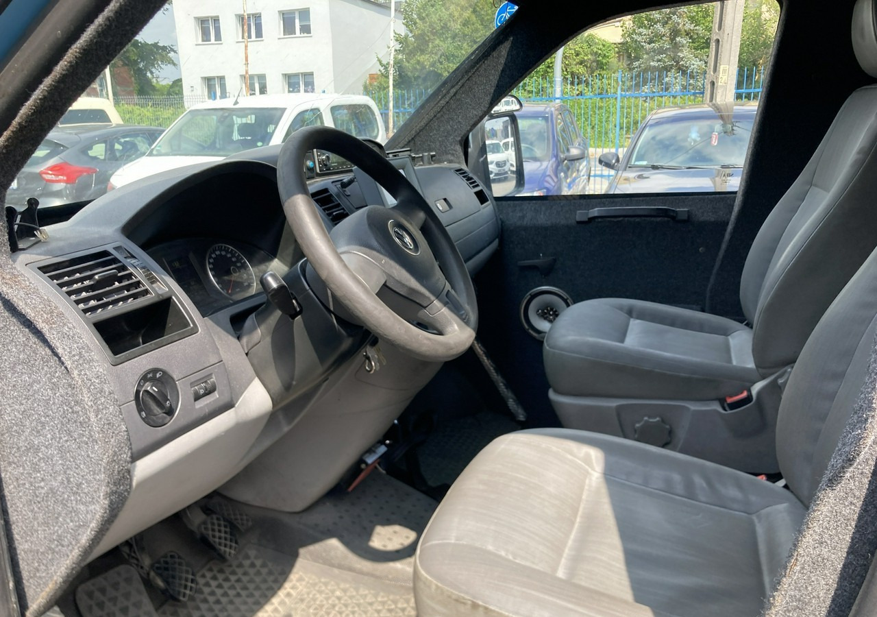 Fourgon blindé Volkswagen Transporter Trasporter T5 Bankowóz kuloodporny opanceżony Model 2015: photos 9
