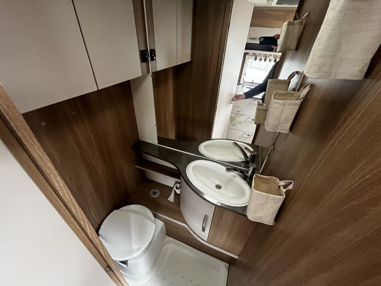 Bürstner Premio 530 TL Mover Dachklimaanlage Einzelbetten - crédit-bail Bürstner Premio 530 TL Mover Dachklimaanlage Einzelbetten: photos 11 Bürstner Premio 530 TL Mover Dachklimaanlage Einzelbetten - crédit-bail Bürstner Premio 530 TL Mover Dachklimaanlage Einzelbetten: photos 11