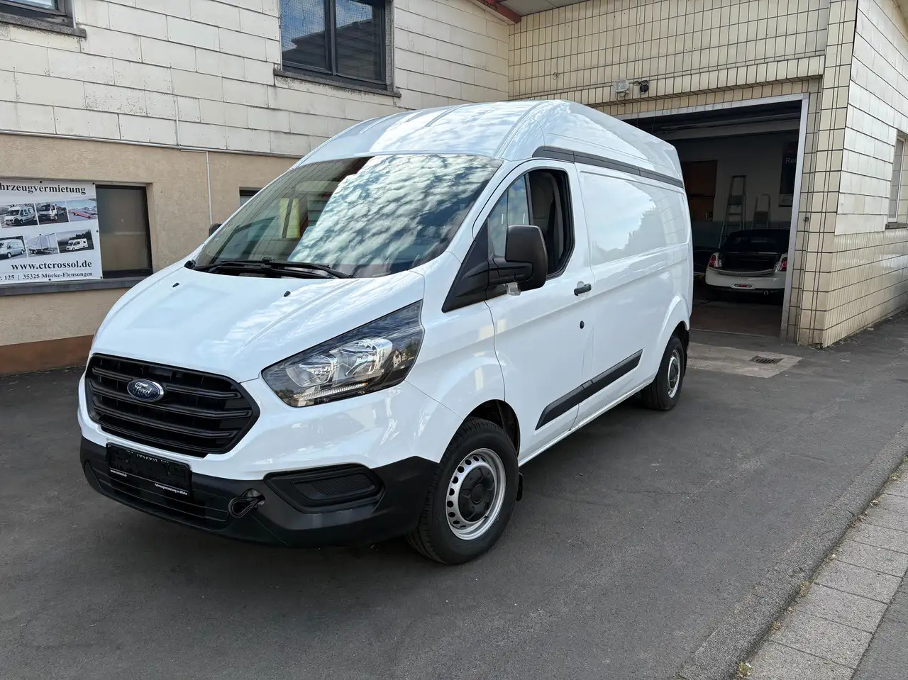 Ford Transit Custom 300 L2 H2 Motorschaden - Fourgon utilitaire: photos 1 Ford Transit Custom 300 L2 H2 Motorschaden - Fourgon utilitaire: photos 1