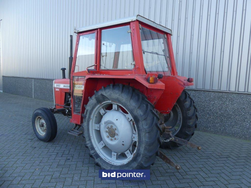 Massey Ferguson 260 with 4226 Hours and powersteering - Tracteur agricole: photos 4 Massey Ferguson 260 with 4226 Hours and powersteering - Tracteur agricole: photos 4