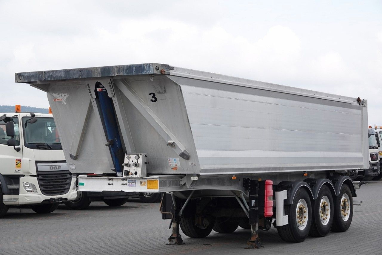 Benalu WYWROTKA / 26 m3 / ALUMINIOWA / OŚ PODNOSZONA / - Semi-remorque benne: photos 1 Benalu WYWROTKA / 26 m3 / ALUMINIOWA / OŚ PODNOSZONA / - Semi-remorque benne: photos 1