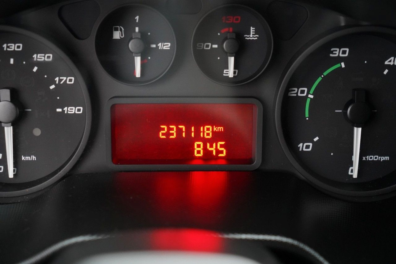 Utilitaire frigorifique Iveco DAILY 35.120 / CHŁODNIA LAMBERET / AGREGAT CARRI: photos 19 Utilitaire frigorifique Iveco DAILY 35.120 / CHŁODNIA LAMBERET / AGREGAT CARRI: photos 19