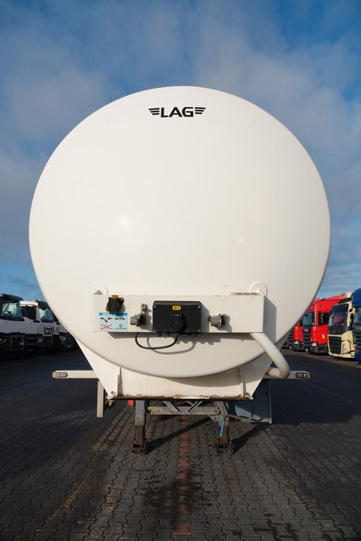 Semi-remorque citerne Lag CYSTERNA DO PALIWA / 36200 L / 4 KOMORY Lag CYSTERNA DO PALIWA / 36200 L / 4 KOMORY: photos 7 Semi-remorque citerne Lag CYSTERNA DO PALIWA / 36200 L / 4 KOMORY Lag CYSTERNA DO PALIWA / 36200 L / 4 KOMORY: photos 7