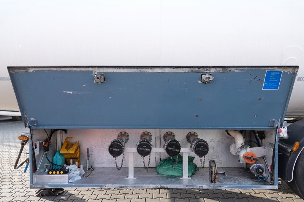 Semi-remorque citerne Lag CYSTERNA DO PALIWA / 36200 L / 4 KOMORY Lag CYSTERNA DO PALIWA / 36200 L / 4 KOMORY: photos 12 Semi-remorque citerne Lag CYSTERNA DO PALIWA / 36200 L / 4 KOMORY Lag CYSTERNA DO PALIWA / 36200 L / 4 KOMORY: photos 12