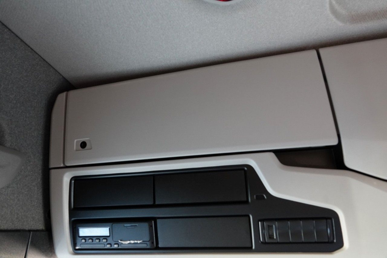 Tracteur routier Scania R 450 / RETARDER / NISKA KABINA / PO KONTRAKCI: photos 16 Tracteur routier Scania R 450 / RETARDER / NISKA KABINA / PO KONTRAKCI: photos 16