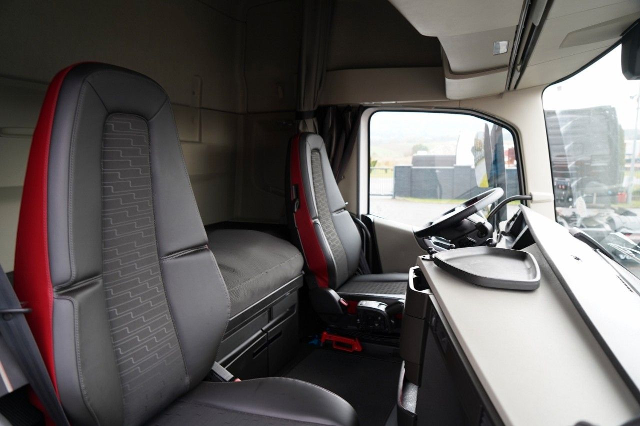 Tracteur routier Volvo FH 500 / PEŁNY ADR / I-PARK COOL: photos 32 Tracteur routier Volvo FH 500 / PEŁNY ADR / I-PARK COOL: photos 32