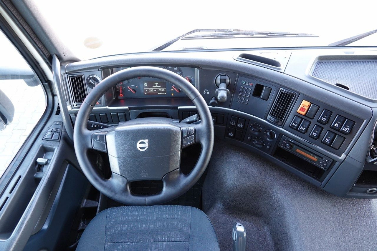 Tracteur routier Volvo FM 450 / ADR / HYDRAULIKA /  RETARDER / ALUFELGI: photos 14 Tracteur routier Volvo FM 450 / ADR / HYDRAULIKA /  RETARDER / ALUFELGI: photos 14