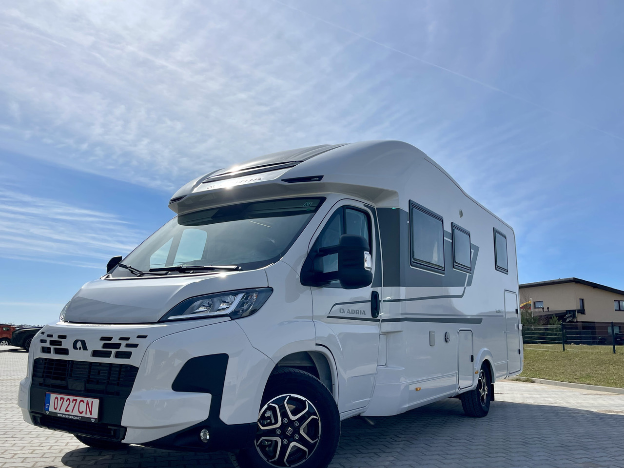 ADRIA Matrix 670 SL - Camping-car profilé: photos 1 ADRIA Matrix 670 SL - Camping-car profilé: photos 1