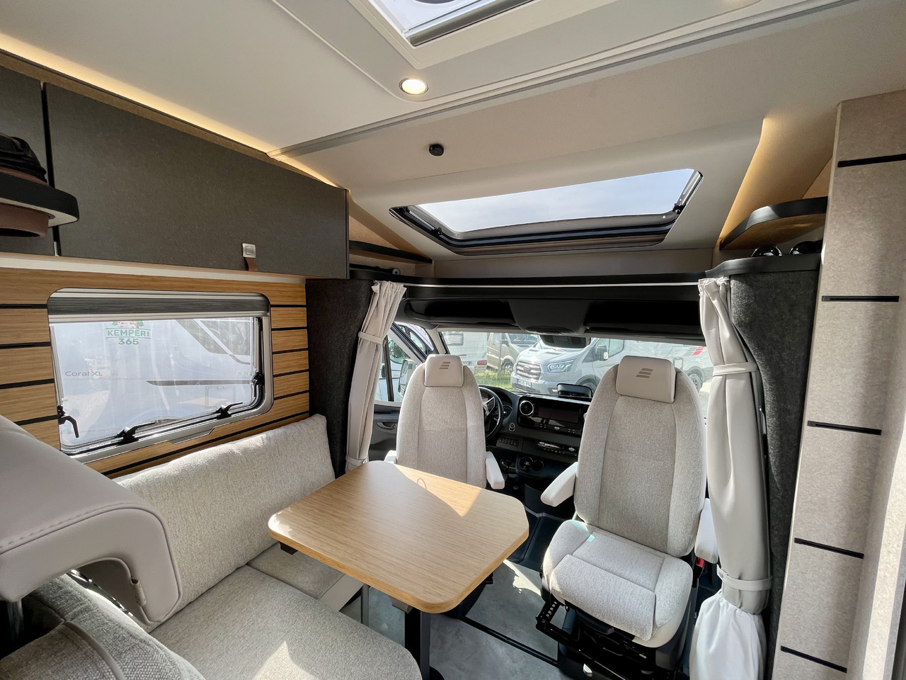 Camping-car profilé neuf HYMER / ERIBA MLT 580 4x4: photos 8