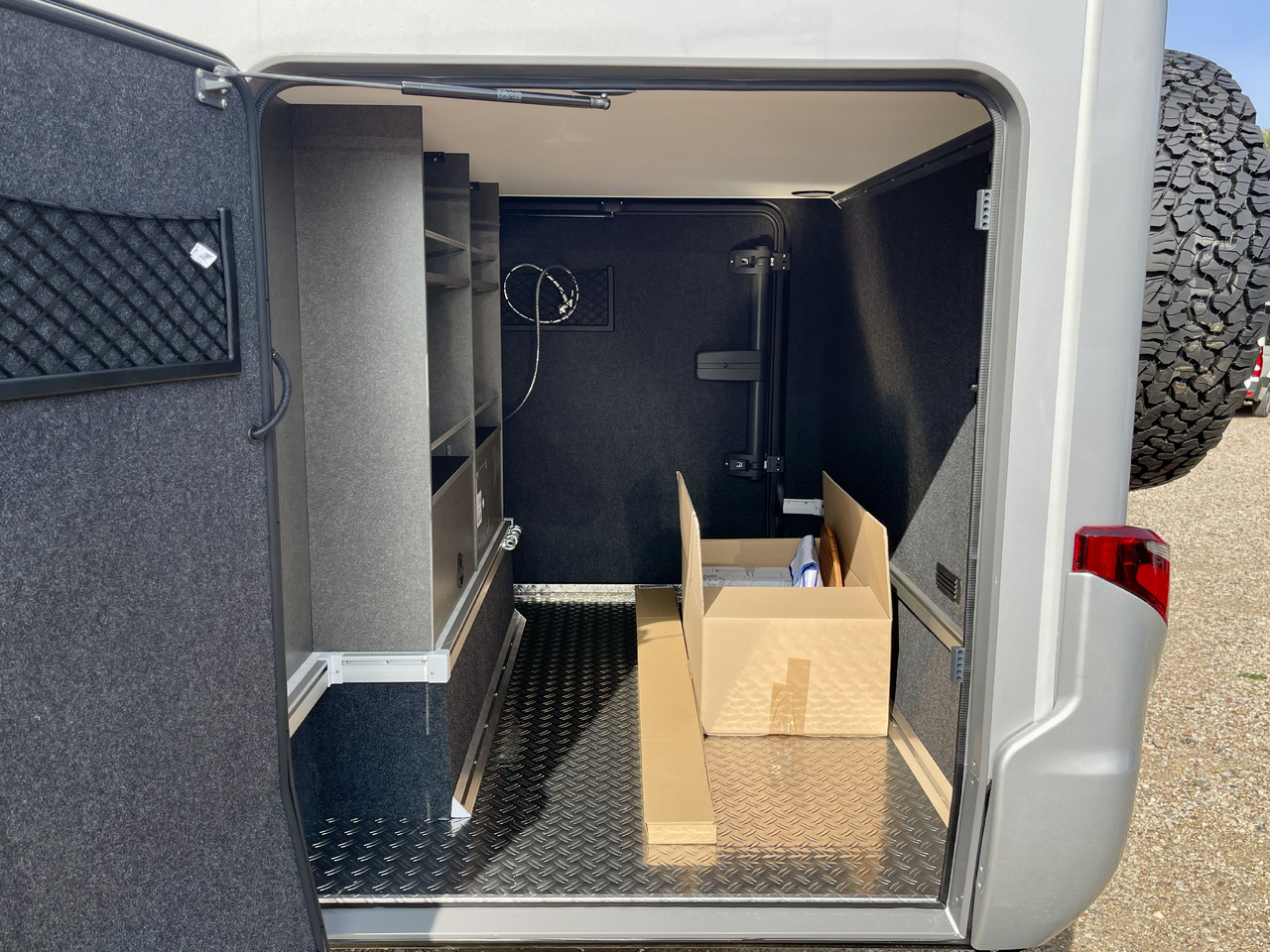 Camping-car profilé neuf HYMER / ERIBA MLT 580 4x4: photos 17