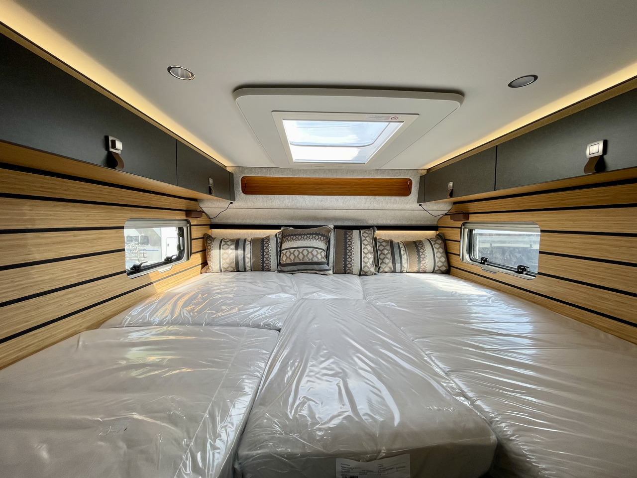 Camping-car profilé neuf HYMER / ERIBA MLT 580 4x4: photos 12
