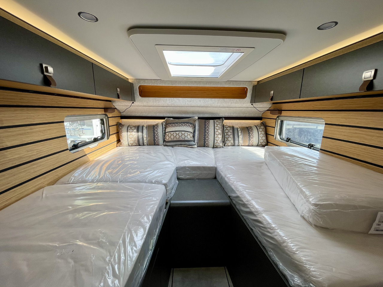 Camping-car profilé neuf HYMER / ERIBA MLT 580 4x4: photos 13