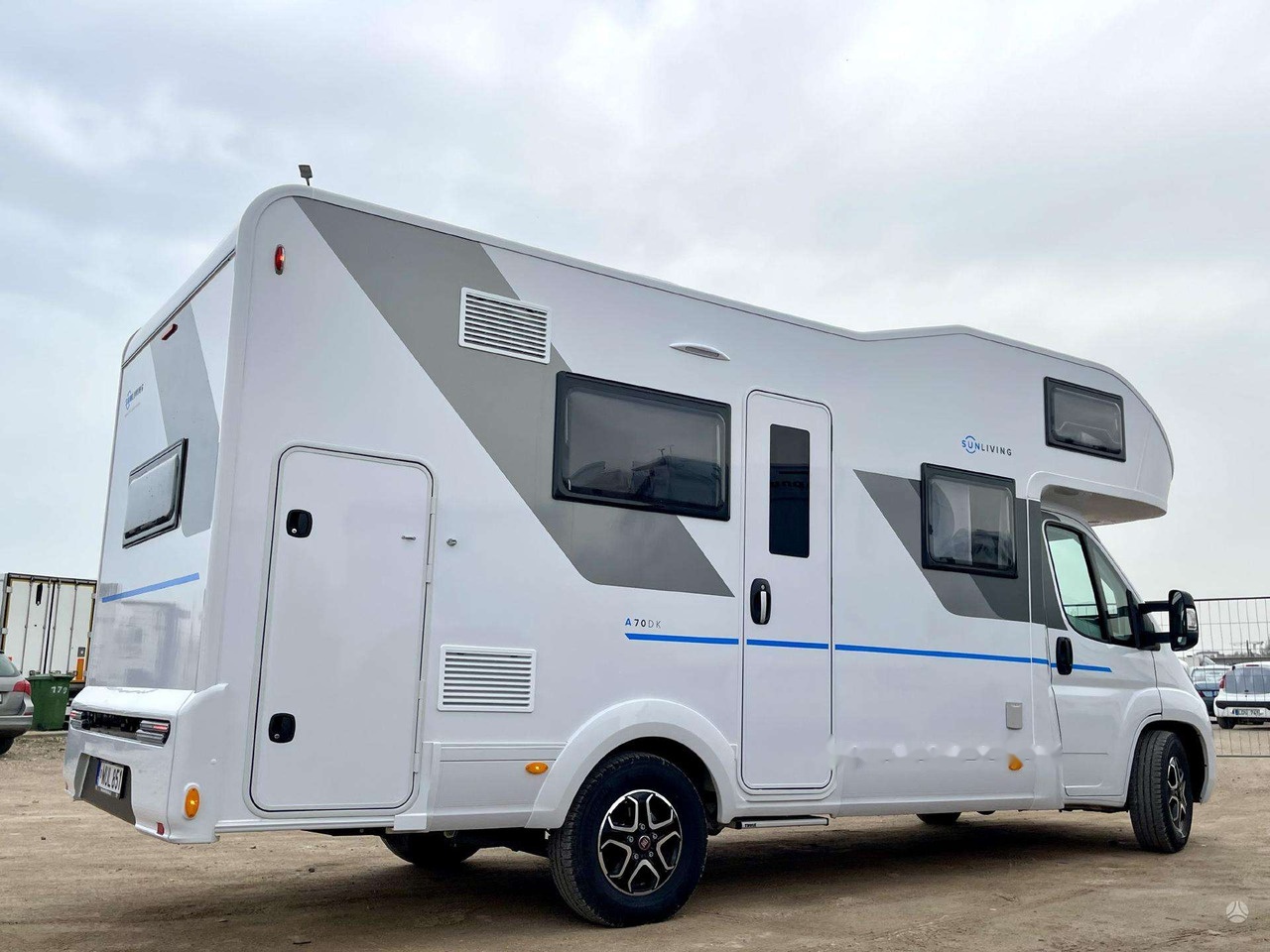 SUN LIVING A70DK - Camping-car capucine: photos 4 SUN LIVING A70DK - Camping-car capucine: photos 4