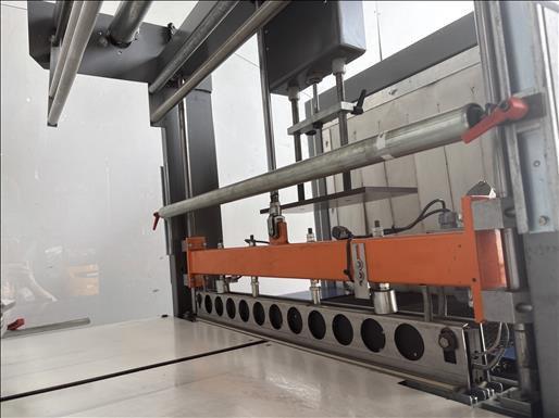 Wraps UK Easy700S Shrink sleeve wrapper - Machine d'emballage et de conditionnement: photos 5 Wraps UK Easy700S Shrink sleeve wrapper - Machine d'emballage et de conditionnement: photos 5