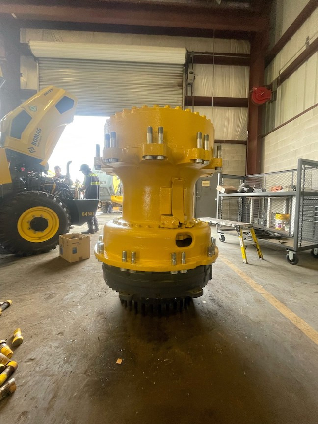 KOMATSU HD785-7 final drive - Moteur de translation pour Camion: photos 1 KOMATSU HD785-7 final drive - Moteur de translation pour Camion: photos 1