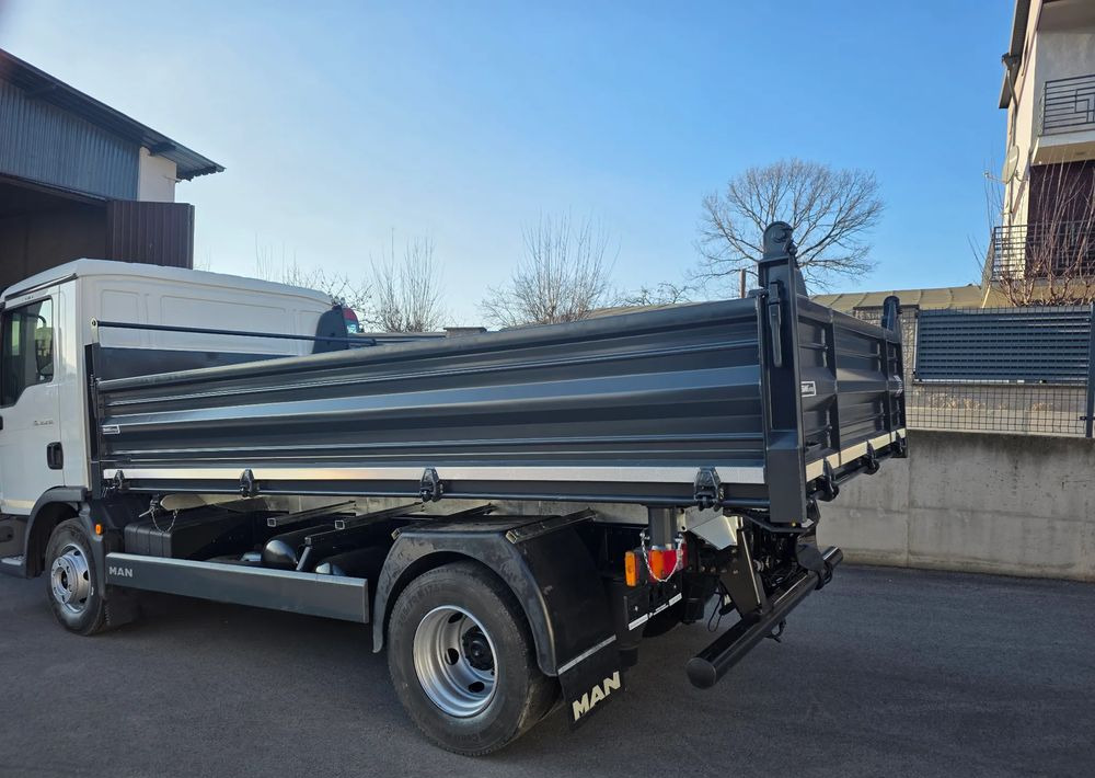 MAN TGL 12.250 /12.220 / ATEGO/ WYWROTKA / 2016 / NOWA ZABUDOWA - Camion benne: photos 2 MAN TGL 12.250 /12.220 / ATEGO/ WYWROTKA / 2016 / NOWA ZABUDOWA - Camion benne: photos 2